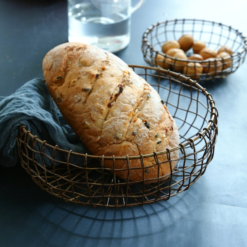 Cestino per la conservazione degli alimenti nordico retrò in bronzo tessuto a mano