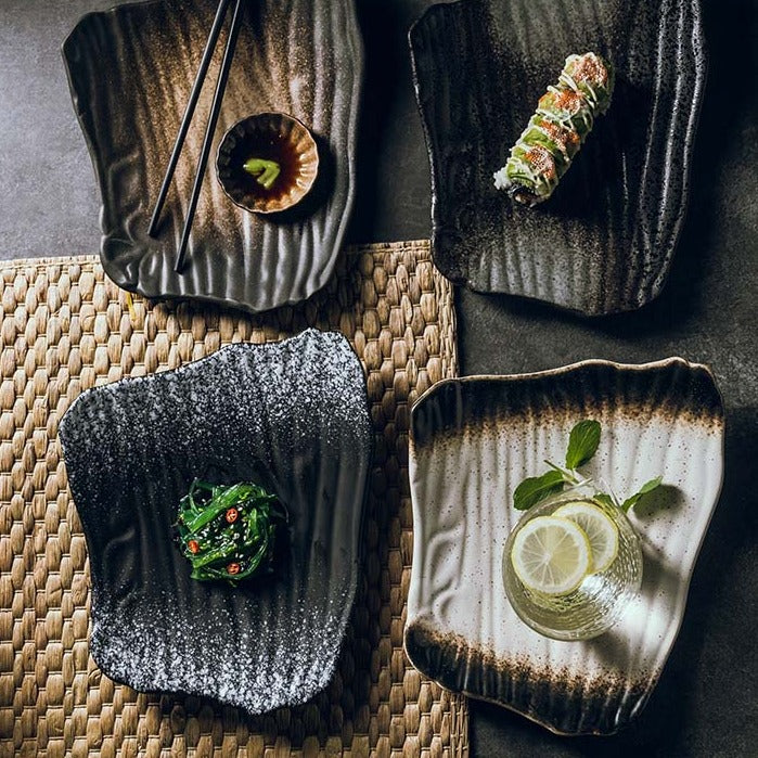 Piatto da sushi irregolare in ceramica stile giapponese