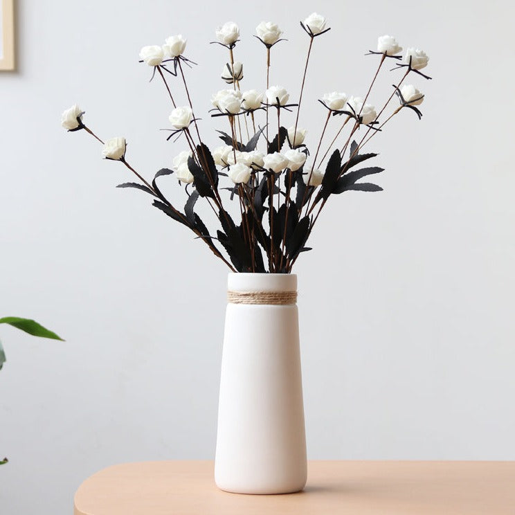 Vaso in ceramica opaca con corda di canapa per fiori secchi