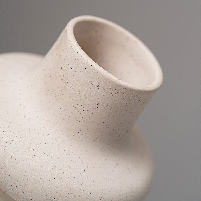 Vaso nordico in ceramica beige