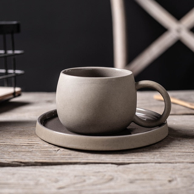 Tazza da caffè in ceramica con piattino Latte