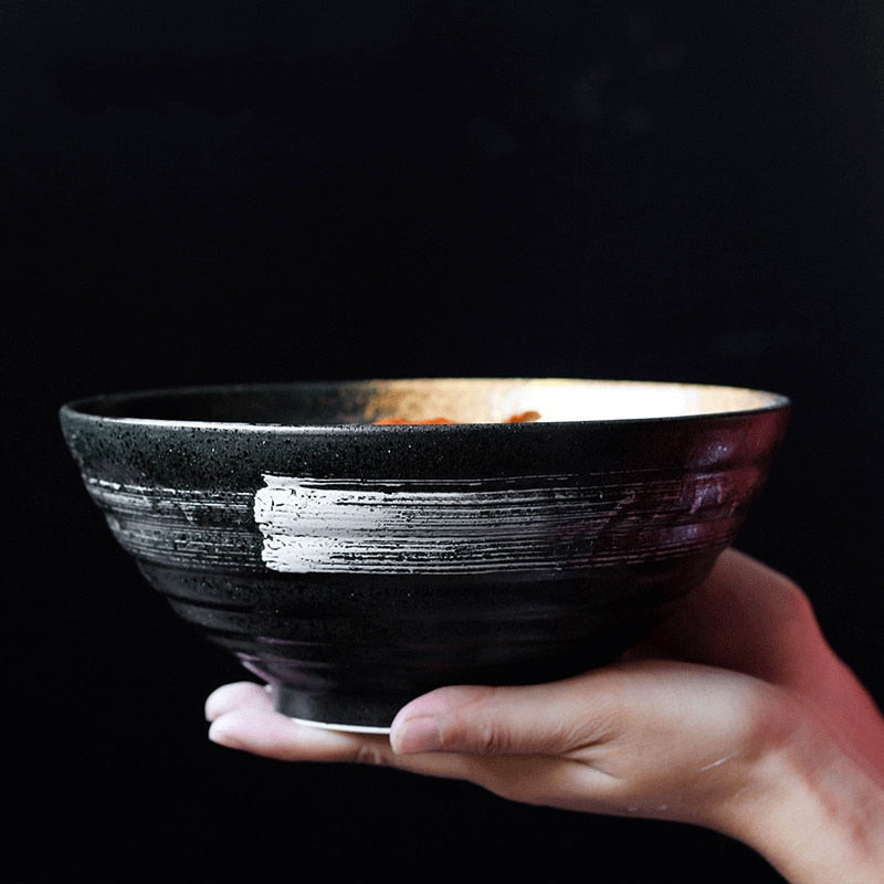 Zuppiera in ceramica in stile giapponese