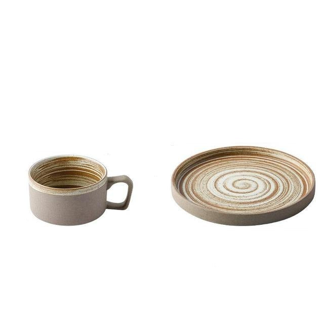 Tazze in ceramica fatte a mano con piatto