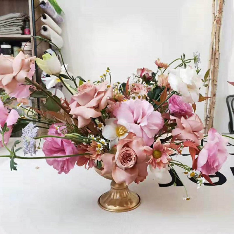Vaso di fiori in metallo vintage